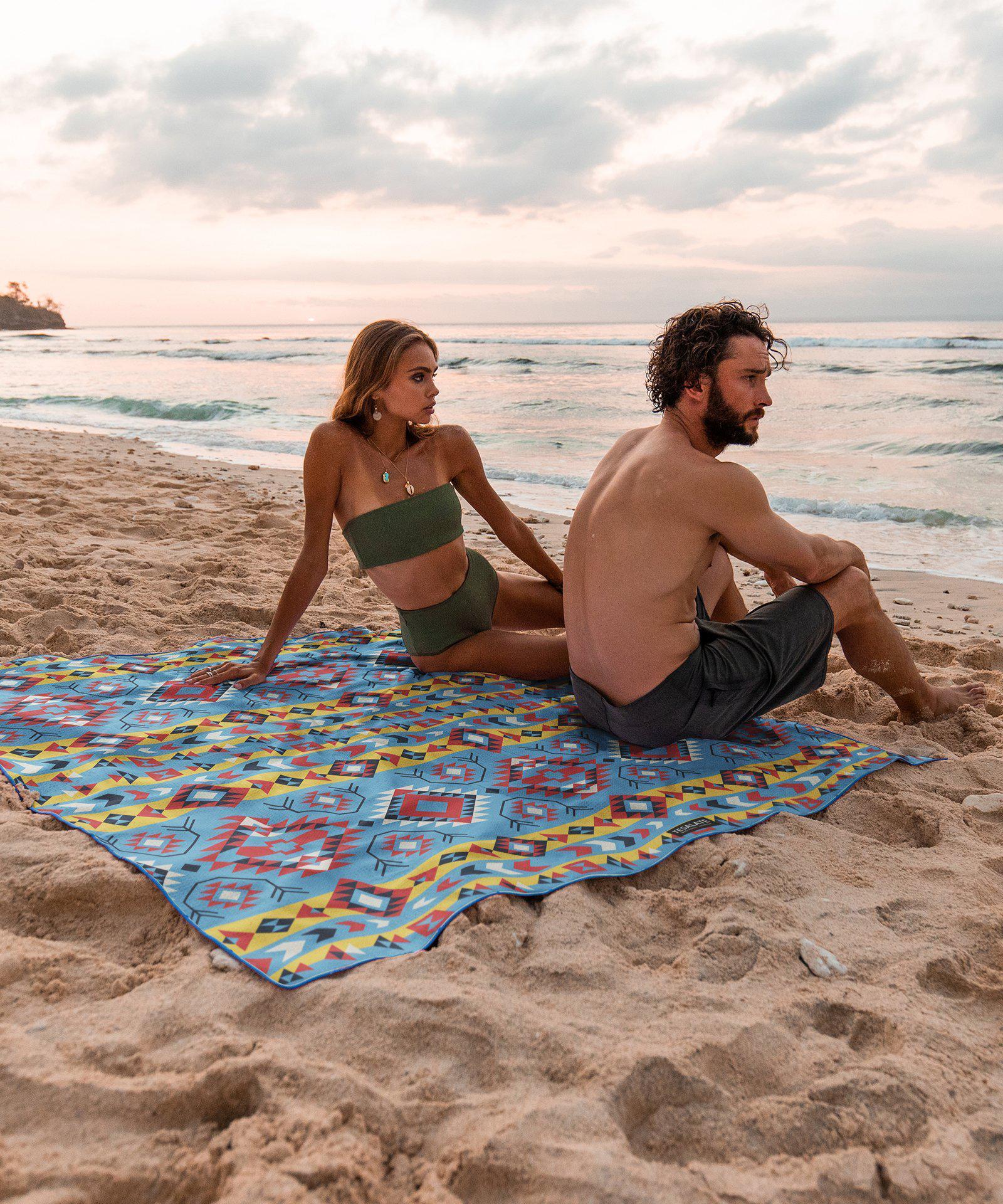 Beach towel shop for two